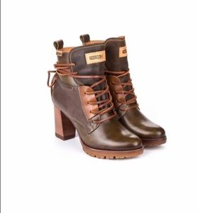 Pikolinos booties
